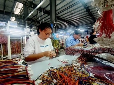 湘當自覺自信自強丨武岡 布局“一主一特”助力經濟騰飛，電子工具銷售崛起新引擎